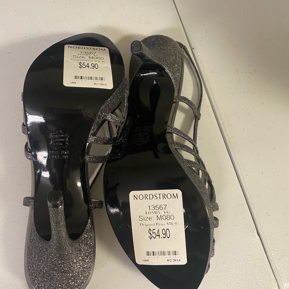 Pewter strappy heels - Picture 4 of 4